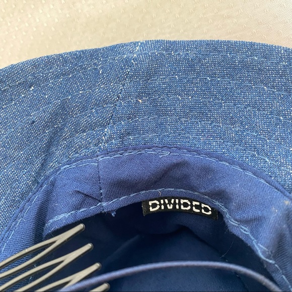 DIVIDCD PARTY HAT - Picture 8 of 8